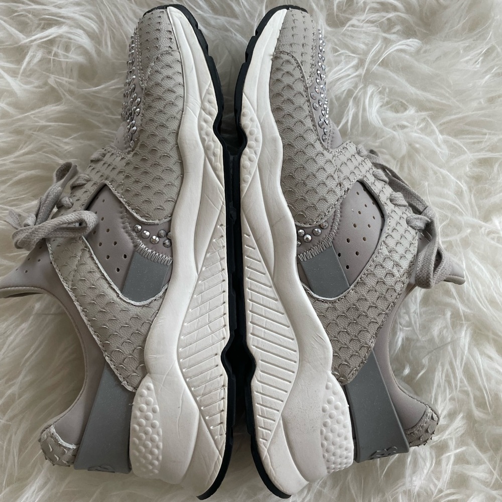 Ash mood grey crystal sneakers
